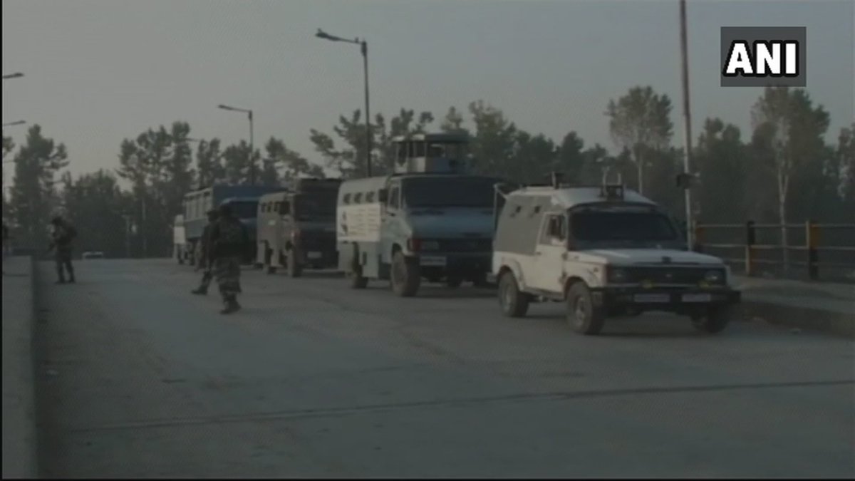 Photos from encounter in Bandipora's Hajin (J&K)