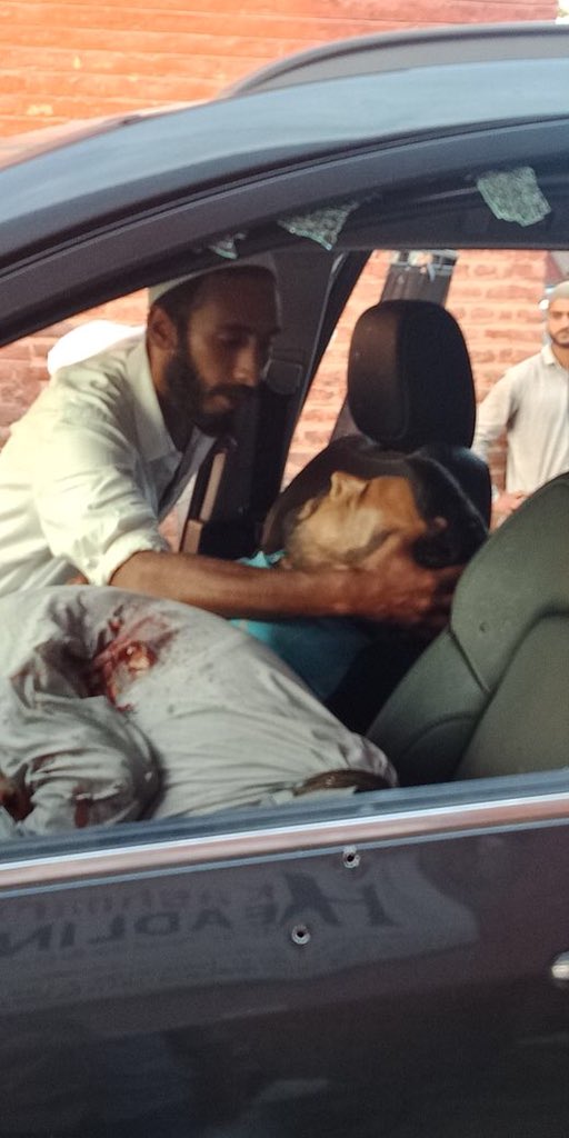 J&K Police release photograph of fourth suspected militants who killed Shujaat Bukhari and his two PSOs. Inform Police of any leads or information to nab these killers