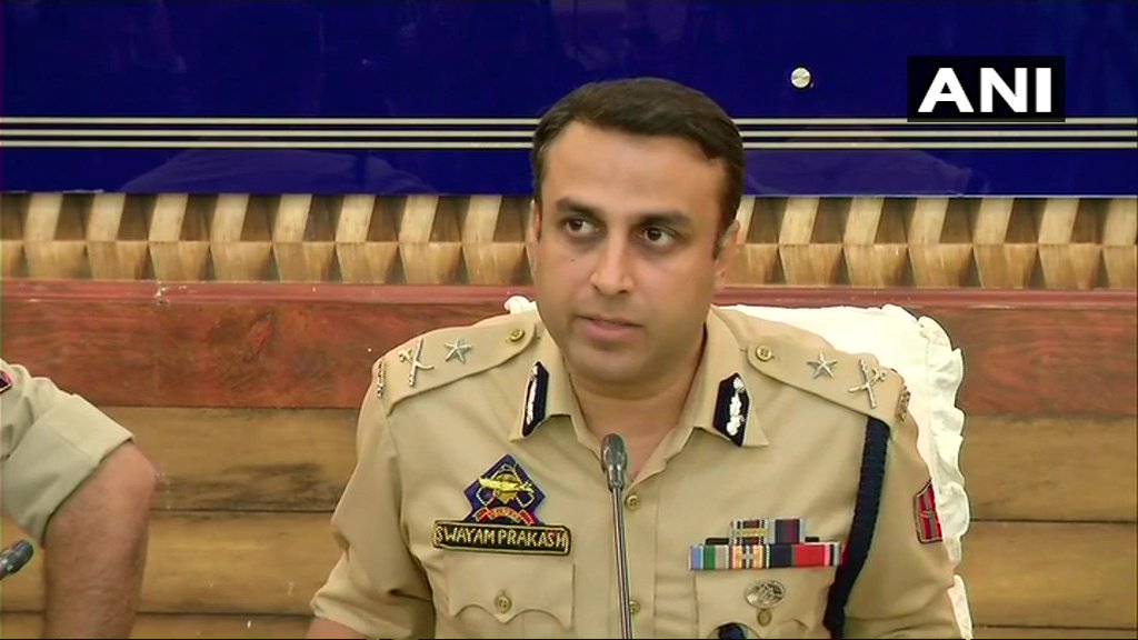 The first picture of the suspects were not in the public domain. The second picture was in public domain. It can be seen that he stood there, attempting to retrieve the weapon. An SIT has been formed, DIG central Kashmir is heading it: SP Pani, IG Kashmir