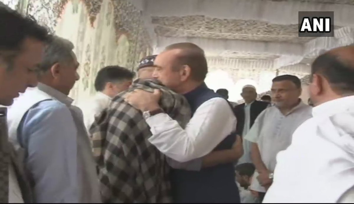 Baramulla: Congress leader Ghulam Nabi Azad met family of Rising Kashmir Editor Shujaat Bukhari who was shot dead by militants in Srinagar on June 14