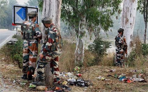 A group of militants attacked army in Jammu and Kashmir’s Pulwom district, an official said here on Friday. The official told that a group of heavily armed militants attacked a unit of army’s 55 Rashtriya Rifles on the Circular Road