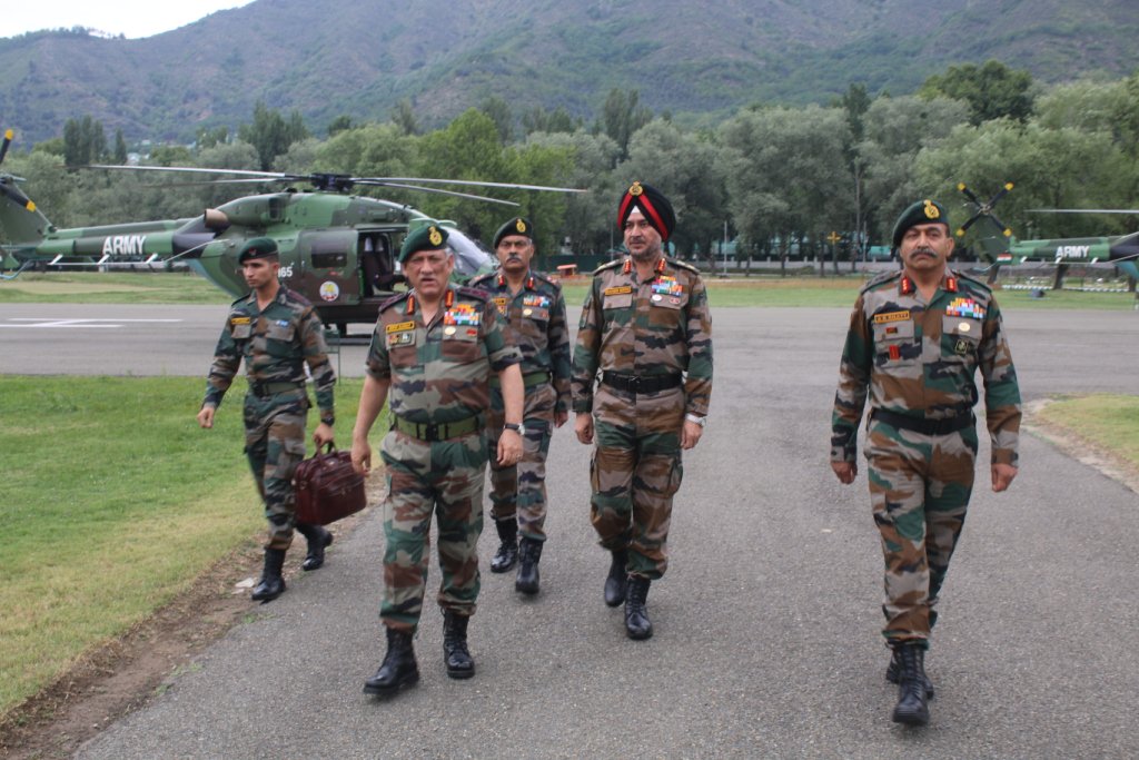 Army Chief, General Bipin Rawat, visited Kashmir to review the prevailing security situation along the Line of Control and in the valley, earlier today. He was accompanied by Northern Army Commander Lt Gen Ranbir Singh and Chinar Corps Commander Lt Gen AK Bhatt