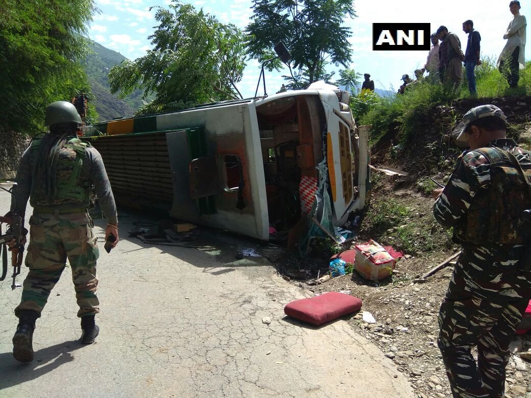 Ganderbal: Two pilgrims injured after the bus carrying Amarnath pilgrims from Baltal base camp to Srinagar skidded off the road near Kangan's Ganiwan on Srinagar-Leh highway, shifted to nearest hospital. Jammu And Kashmir   