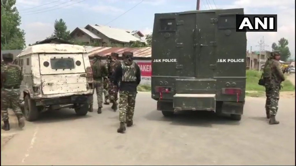 Militants fired upon a police party at Sopore bypass. Area cordoned off. No loss of life or injury reported