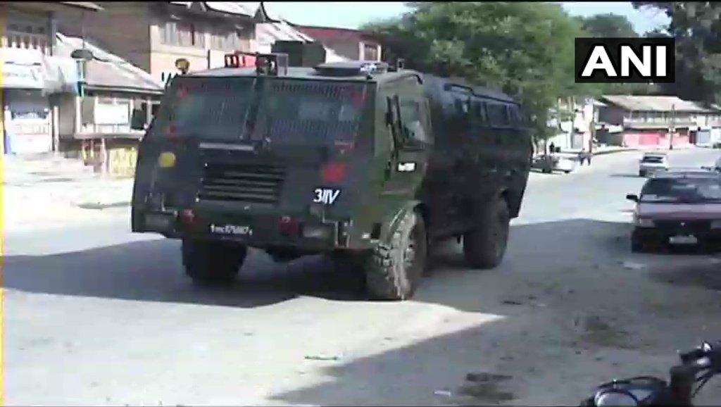 Anantnag: Five CRPF personnel injured after militants hurled grenade at Central Reserve Police Force (CRPF) bunker in Bijbehara's Zerpora. Search operation by security forces underway