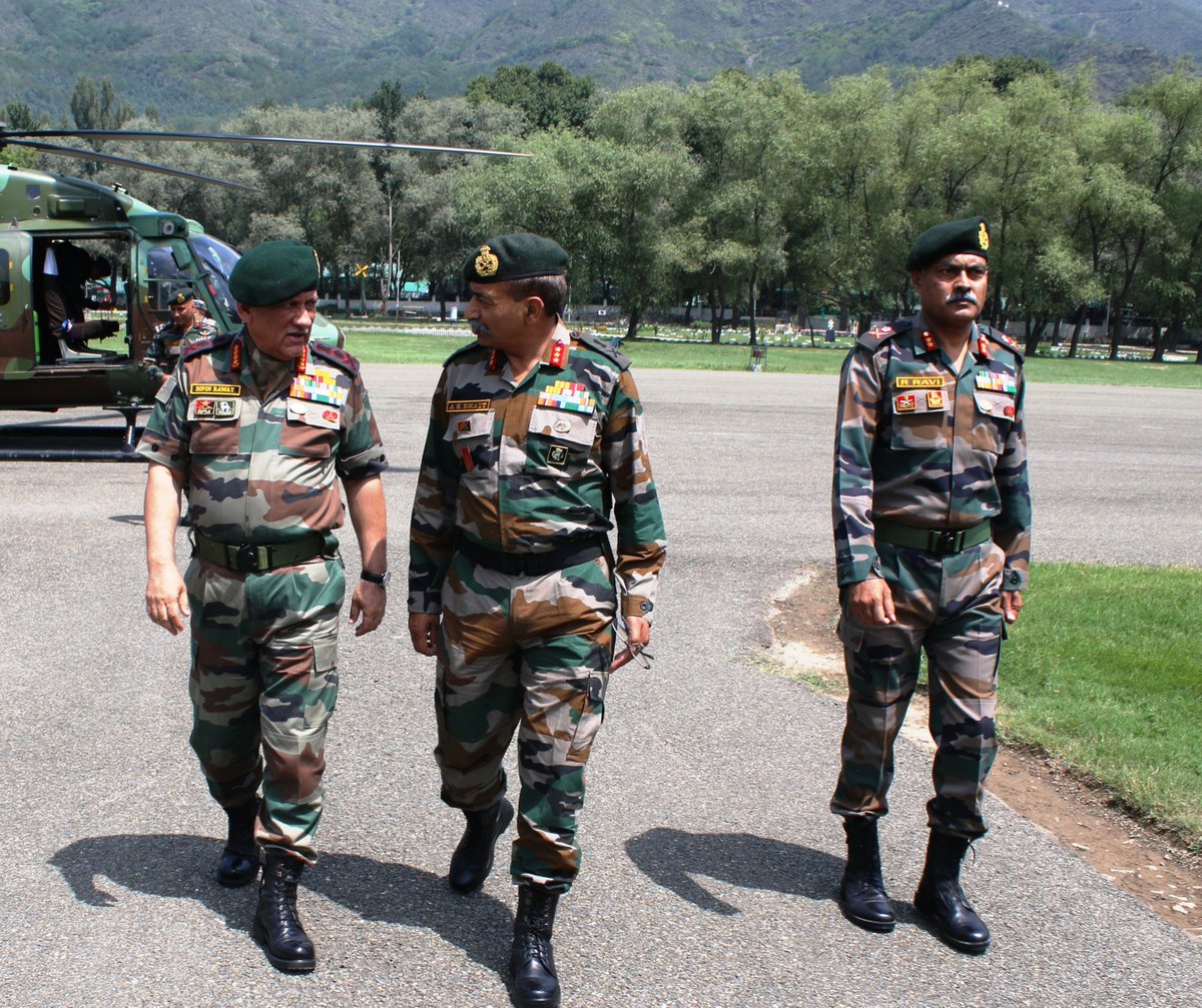 Srinagar: Army Chief General Bipin Rawat visited the Chinar Corps earlier today to review the overall security situation prevailing in Kashmir. Jammu And Kashmir   