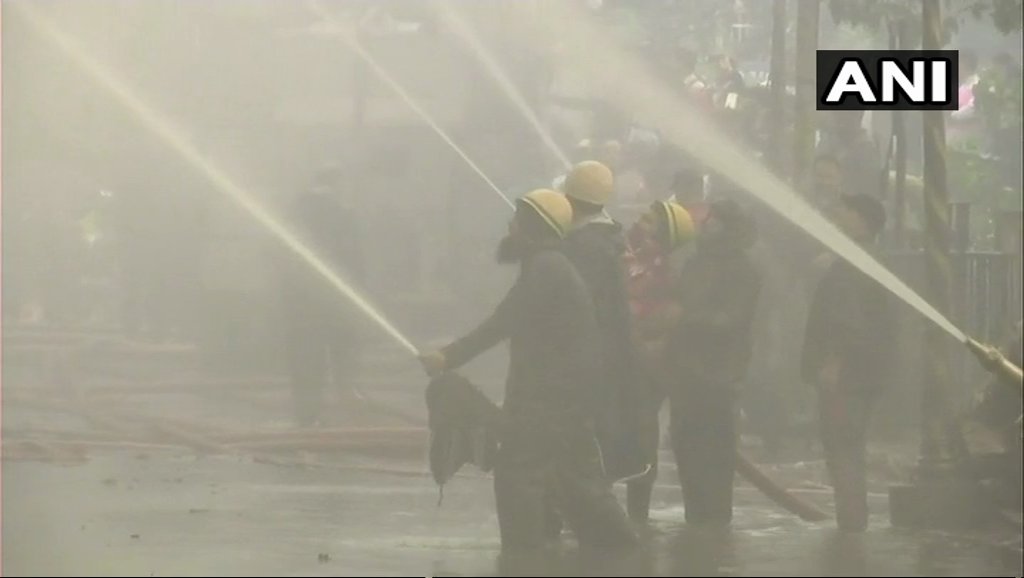 Latest visuals from Srinagar's Hotel Pamposh where fire broke out today. Fire fighting operations are still underway. 20 fire tenders are present at the spot. 8 people have sustained minor injuries.