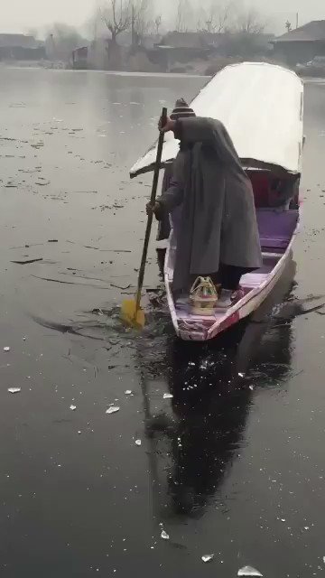 Srinagar coldest in 28 years at minus 8. Dal Lake frozen.   