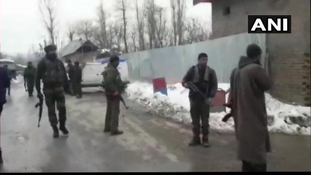 Visuals: Jammu and Kashmir: Militants lobbed a grenade towards a Police station in Kulgam, three civilians injured (visuals deferred by unspecified time)   