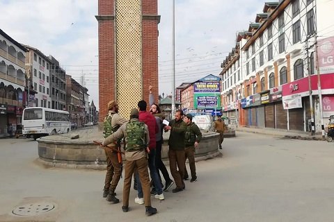 Haryana man detained by police for shouting slogans at Srinagar's LalChowk     
