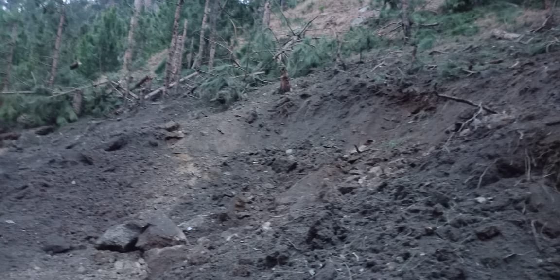 Pakistan military spokesman: Payload of hastily escaping Indian aircrafts fell in open.   