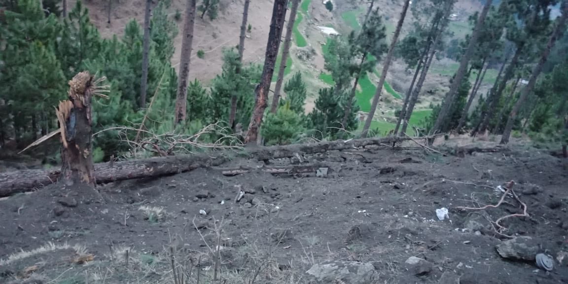 Pakistan military spokesman: Payload of hastily escaping Indian aircrafts fell in open.   
