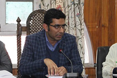DC Srinagar directs officials to strictly implement order prohibiting fuel storage     