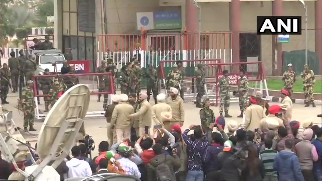 Visuals from Attari-Wagah border; Wing Commander AbhinandanVarthaman to be received by a team of Indian Air Force.   