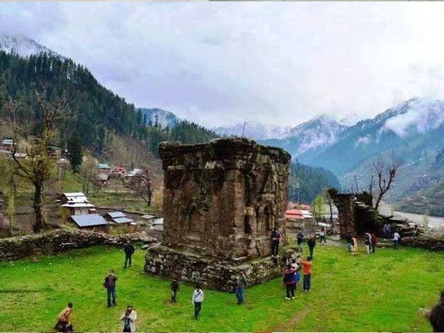 After Kartarpur, Pakistan set to Open Sharada Temple in Pakistan Kashmir (Pakistan controlled Kashmir) for Kashmiri Pandits. Pakistan Foreign Ministry Sources tell @BTVI that it has submitted a report to Pak PM Imran Khan after visiting Sharada Temple.  Pak Govt could announce soon.   