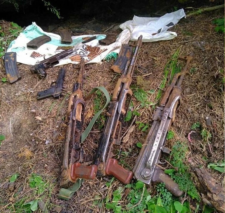 Indian Army claims cache of arms comprising of 3 AK-56 rifles, 2 pistols along with magazines and ammo seized in search operation near LoC at Maidan Nala in Uri Sector of Baramulla, this afternoon
