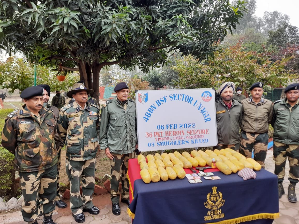 Jammu & Kashmir:  Border Security Force recovered 36 packets of heroin, killed 3 smugglers in Samba